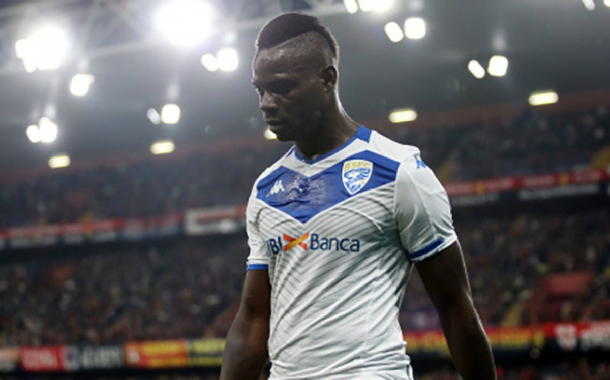Mario Balotelli (30 años) | Delantero que derrocha talento pero que tiene como principal defecto, la conflictiva actitud.