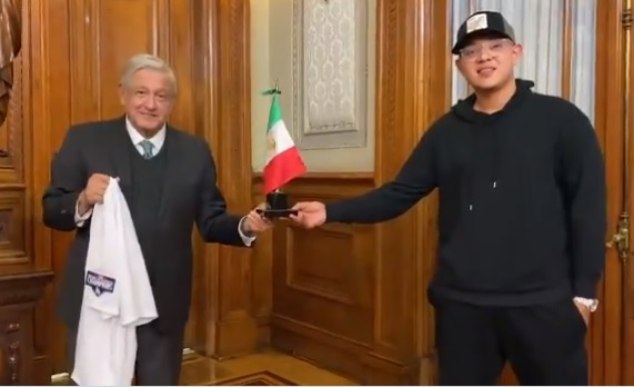 Julio Urías visita al Presidente López Obrador