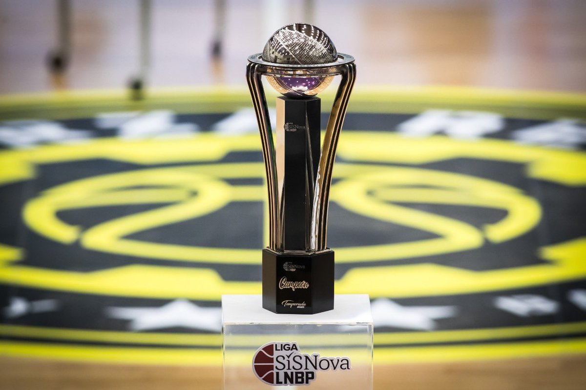 El trofeo que se llevó a casa Fuerza Regia (Cortesía)