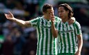 Guardado y Lainez, en un partido con el Betis. FOTO: Mexsport.