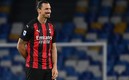 El veterano delantero marcó dos goles, debió ser expulsado por un codazo y terminó saliendo de cambio por una lesión. Foto: AFP