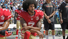 Colin Kaepernick rompió su contrato con San Francisco el 1 de marzo del 2017. (AFP)