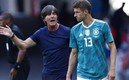 Joachim Löw y Thomas Müller, en la selección alemana. Foto: AFP