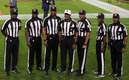 La histórica terna de jueces del duelo entre Rams y Buccaneers (Cortesía @NFLOfficiating)