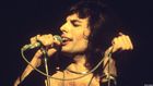 Las imágenes más impactantes de Freddie Mercury, el hechicero que encantaba con su voz.