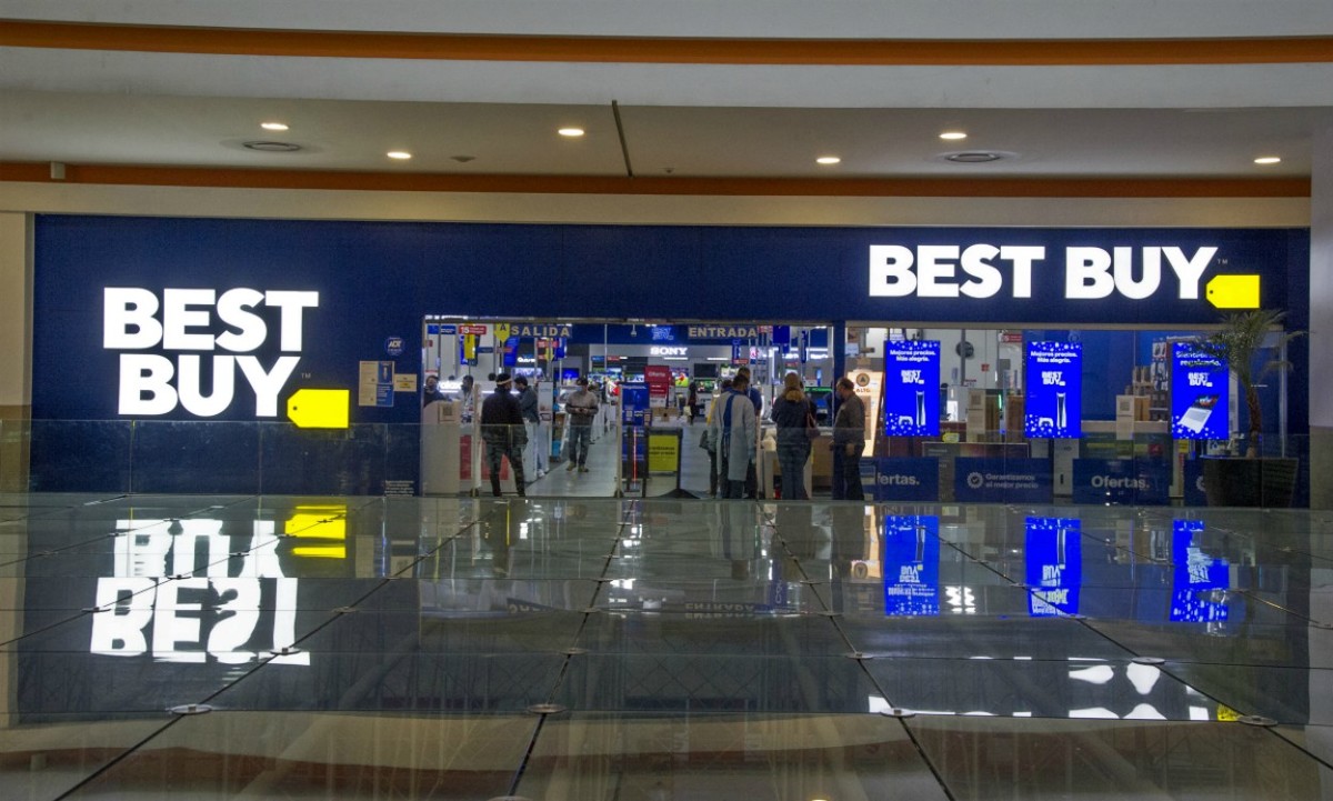 Grupo Salinas despide a Best Buy “Acá les cuidamos a los clientes