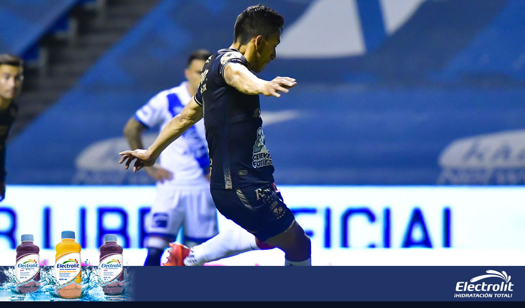Ángel Mena convirtió desde los once pasos para el descuento de los Esmeraldas.