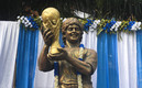 La estatua fue inaugurada en 2017 por el propio Maradona en Kokalta. (FOTO: AFP)