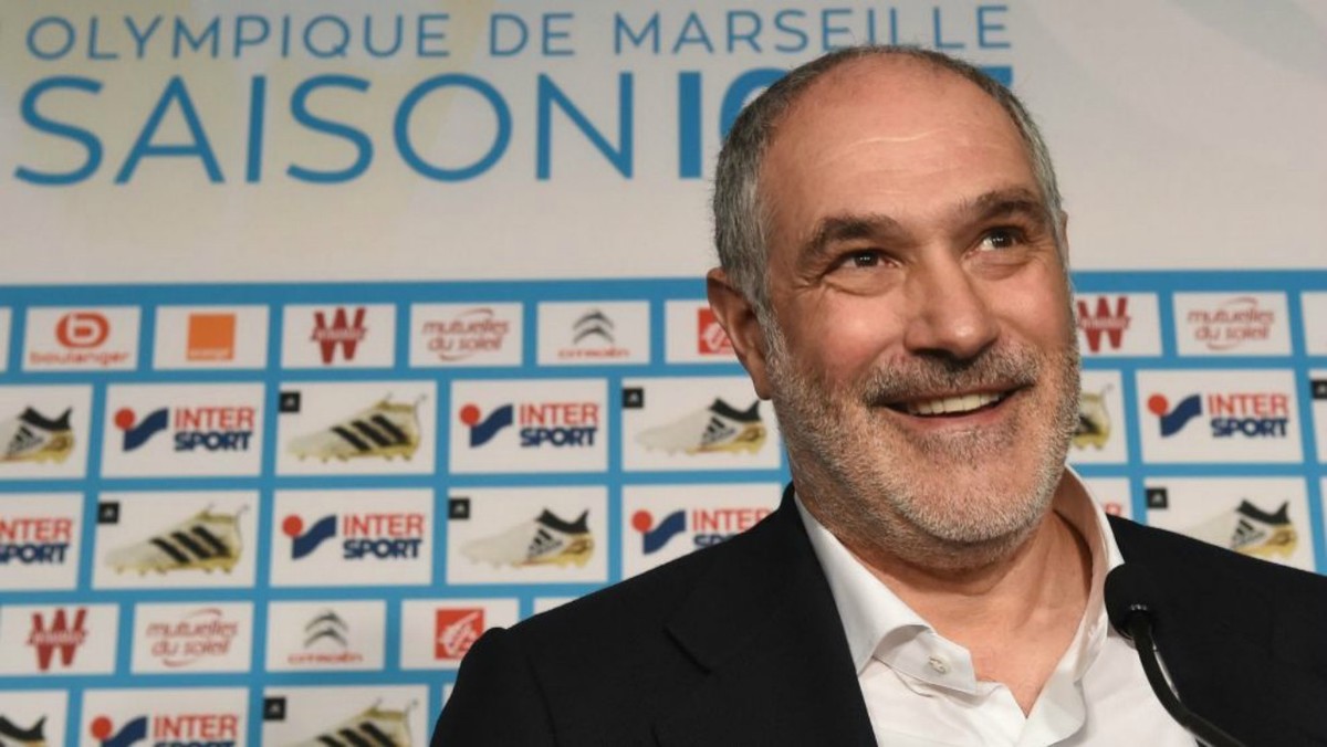 Andoni Zubizarreta | Portero | Jugó entre los 80 y 90, además que fue tetracampeón de liga, además de bicampeón en la Copa del Rey