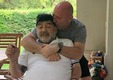 Maradona e Israelit durante una convivencia.