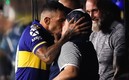 Apenas en marzo de este año, Tévez recibió a Diego en la Bombonera con un beso en la boca. Foto: EFE