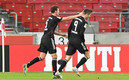 Robert Lewandowski festeja el segundo gol en triunfo del Bayern Munich. (FOTO: AFP)