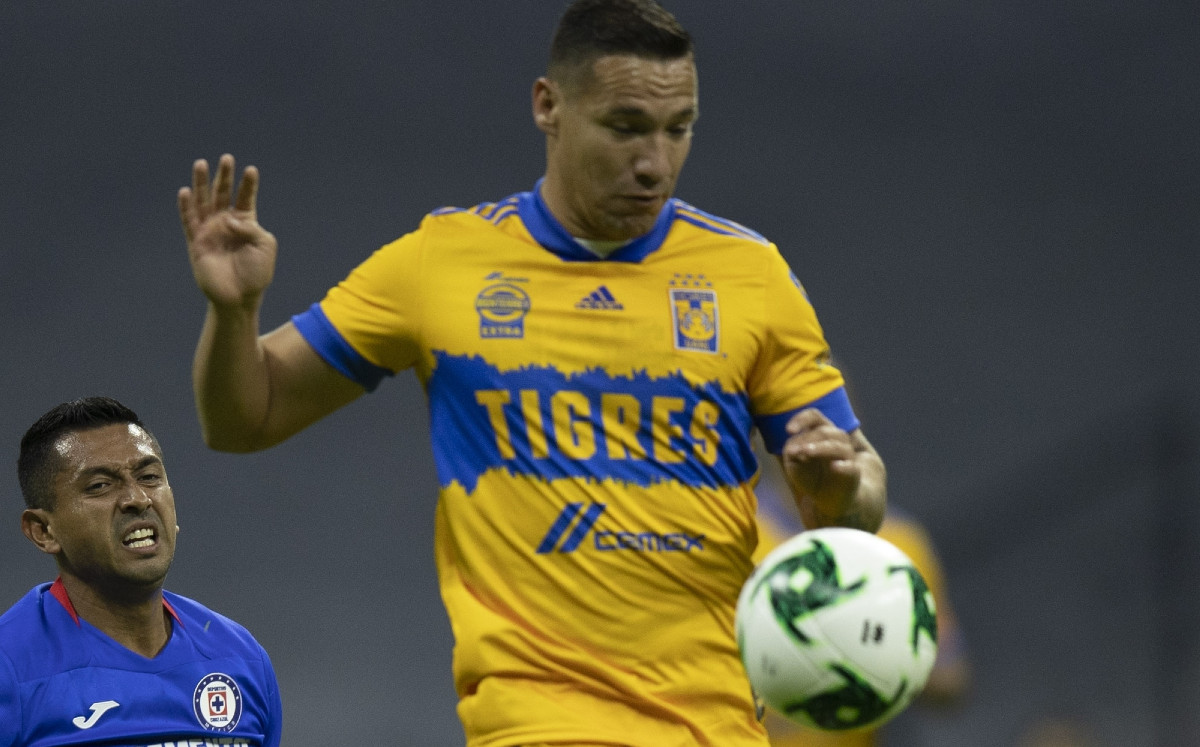 Dueñas hizo el disparo más peligroso de Tigres. (Foto: Mexsport)