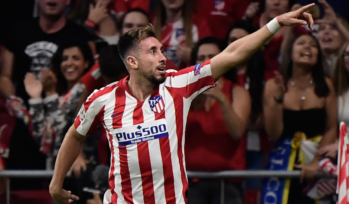 Héctor Herrera rompe récord como mexicano con más juegos de Champions