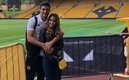 Raúl y Daniela en el estadio del Wolverhampton (Especial)