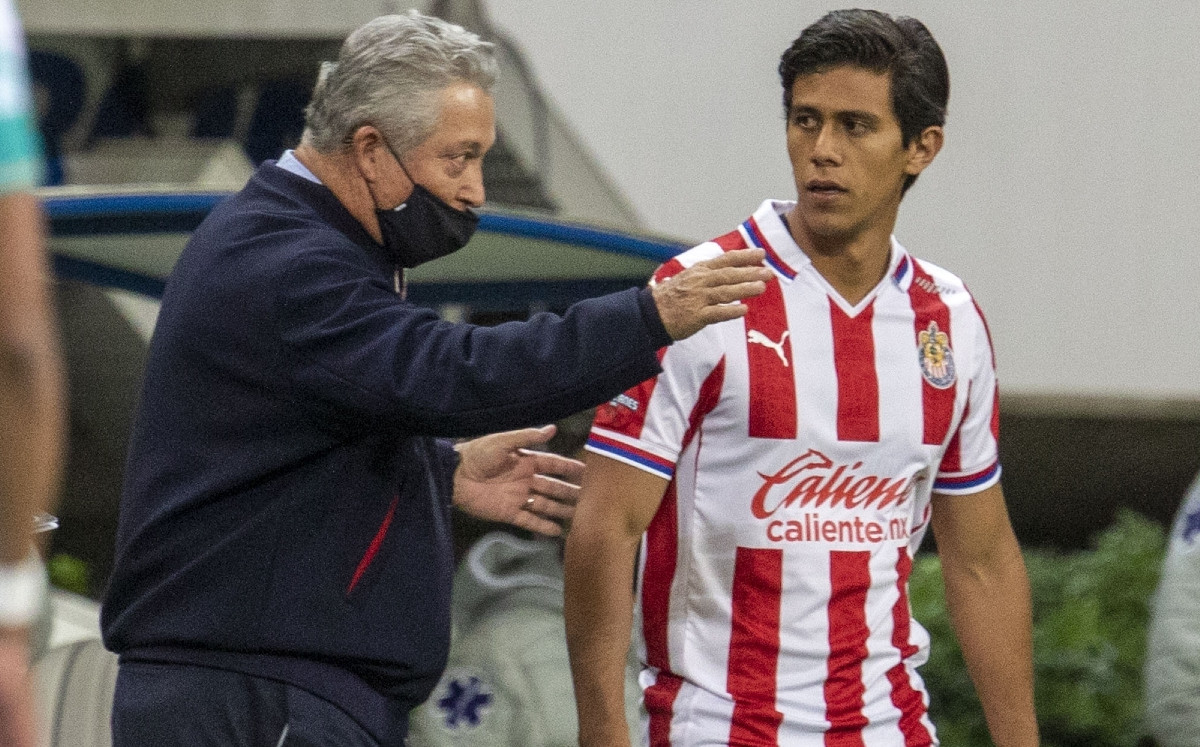 Vucetich decidió ingresar a JJ Macías, el hombre que hizo el empate. (Foto: Mexsport)