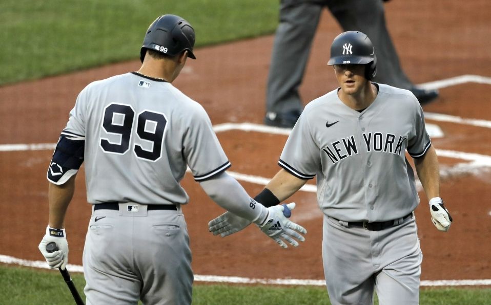 Algunos equipos estarían interesados en firmar a DJ LeMahieu. (Foto: AP)