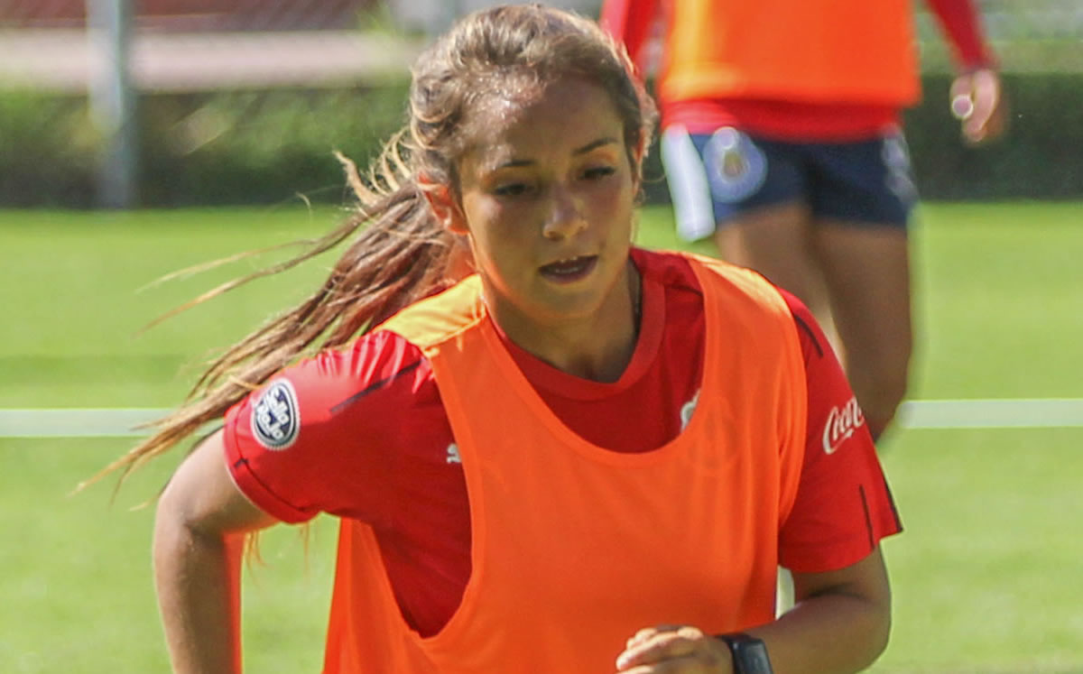 Samara en acción. Imago 7)