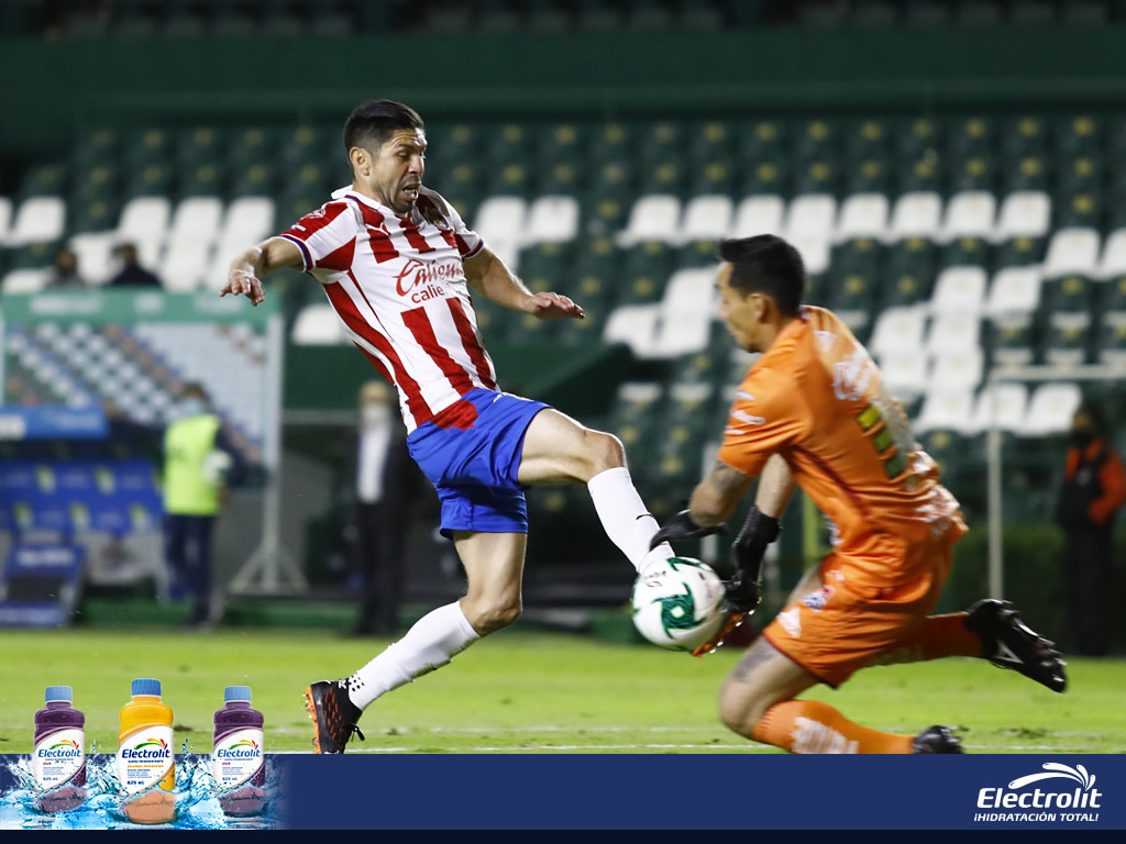 Oribe Peralta nada pudo hacer. (Foto: Imago7)