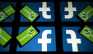 Facebook compró Instagram en 2012 y WhatsApp en 2014, construyendo un "monopolio". (AFP)