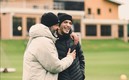 El mexicano estuvo al lado del entrenador de los Wolves, Nuno Espírito Santo. FOTO: @Wolves