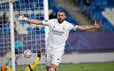 Benzema metió al Real Madrid en la siguiente fase. (Foto: AFP)