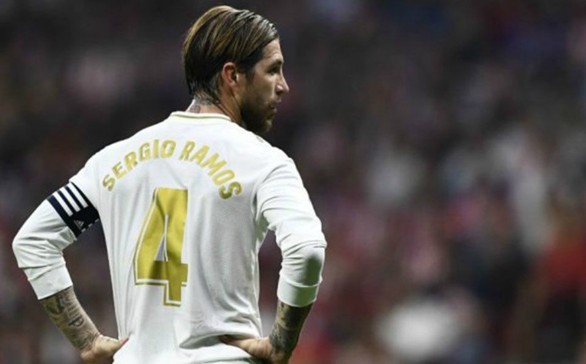 Sergio Ramos | Defensa | El capitán está lejos de cerrar su ciclo como Merengue donde lo ha ganado todo. (Foto: AFP)