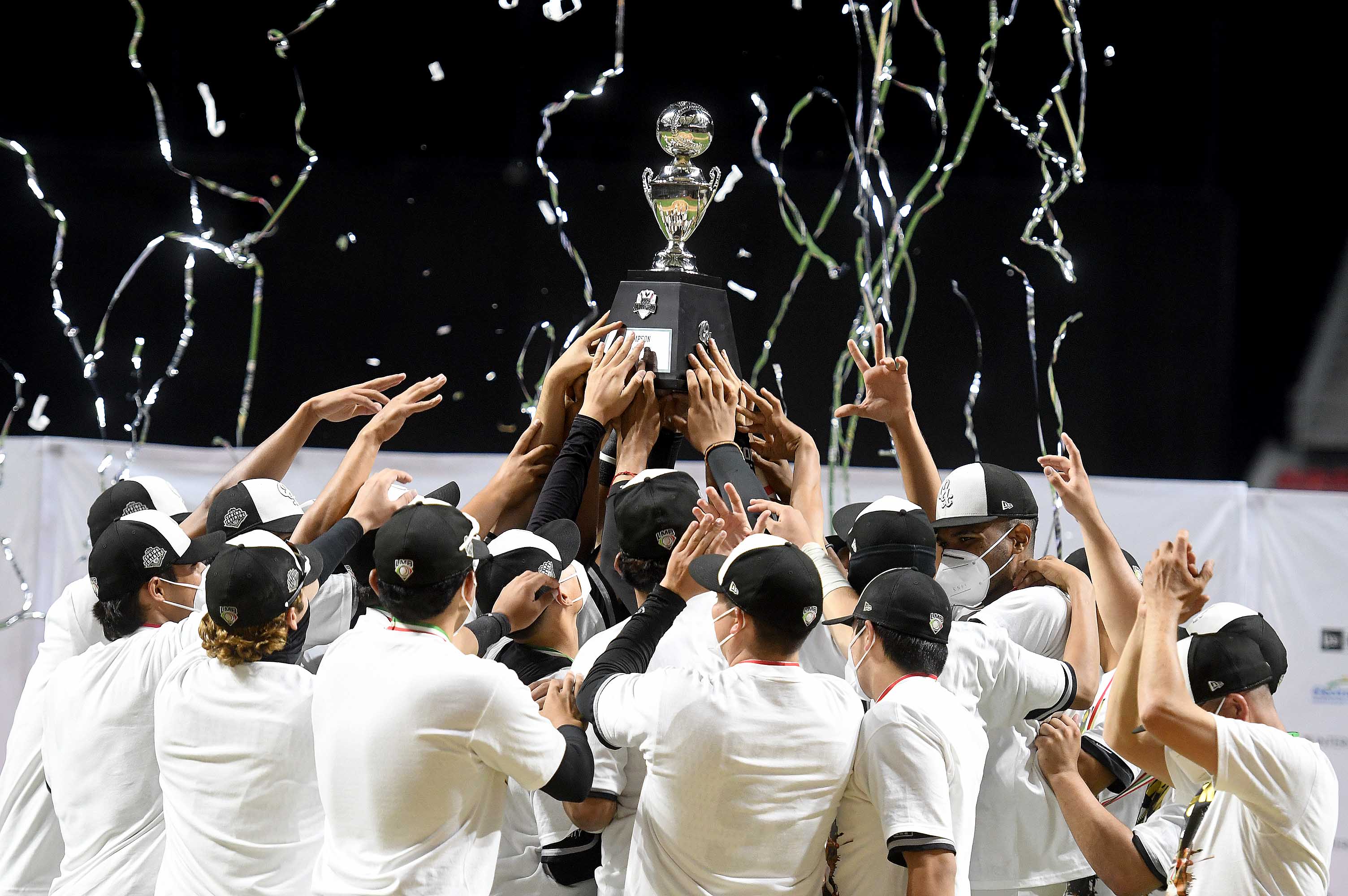 El equipo Nelson Barrera se impuso al líder en la gran final. (Foto: @GuerrerosOax)