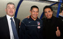 Javier Aguirre e Ignacio Ambriz recibieron a Hugo Sánchez en un juego con el Atlético de Madrid (MEXSPORT)