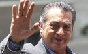 El Bronco y su broma cruel con un interno. Foto: Notimex