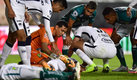 La dramática imagen de Johan Vásquez inconsciente en la Final del Guardianes 2020. (Mexsport)
