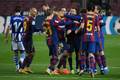 El cuadro blaugrana sufrió como nunca pero terminó sumando de a 3 ante uno de los líderes del campeonato en España. (AFP)