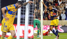 Gignac celebrando como Thierry Henry, de quien fue compañero en un Mundial. (Mexsport)