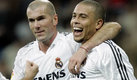 Zidane y Ronaldo jugaron juntos en el Real Madrid entre 2002 y 2006. (AP)