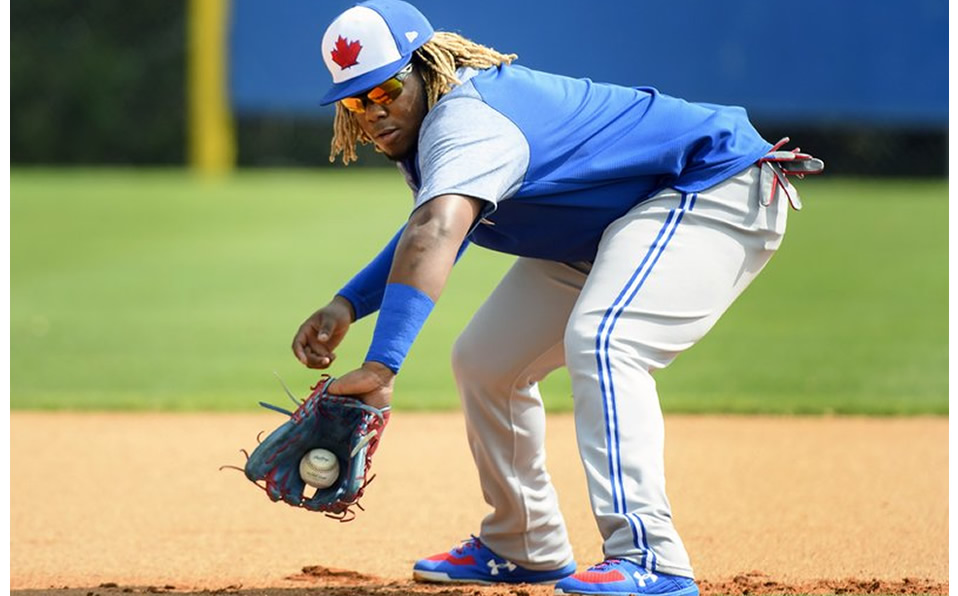 Vladimir Guerrero podrá jugar la 3B con Toronto