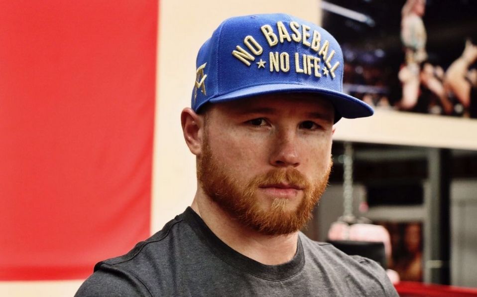 Álvarez tiene una línea especial de gorras de béisbol. (Foto: @Charrosbeisbol)