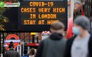 Los británicos se mantienen en alerta máxima por la pandemia. FOTO: AFP.