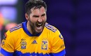 Carlos Vela estuvo cerca de anota, pero fue Gignac quien lo hizo. (Foto: Mexsport)