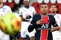 Mbappé fue el primero en despedirse de Thomas Tuchel (Foto: AFP)