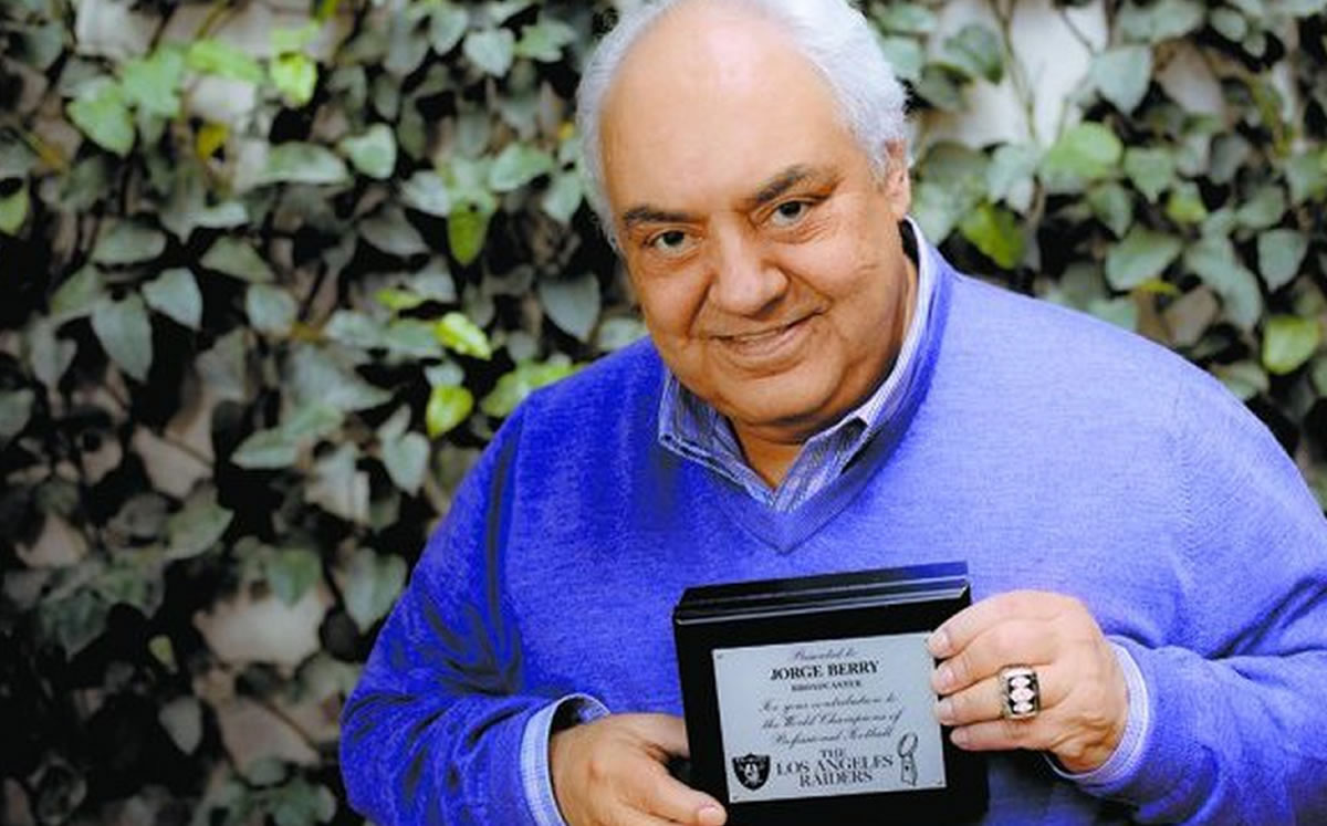 Berry, el único periodista mexicano con un anillo de Super Bowl Mediotiempo Berry, el único periodista mexicano con un anillo de Super Bowl Mediotiempo