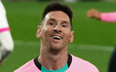 Messi aterrizó este martes en Barcelona junto a su familia. (FOTO: AFP)