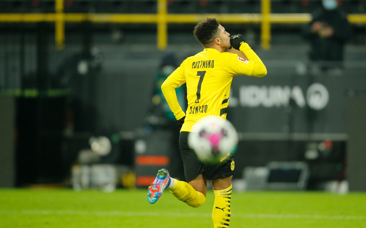Jadon Sancho hizo el segundo gol del triunfo del Dortmund ante el Wolfsburgo. (FOTO: AFP)