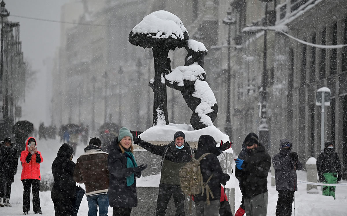 No había caído semejante nevada desde 1971. (AFP)