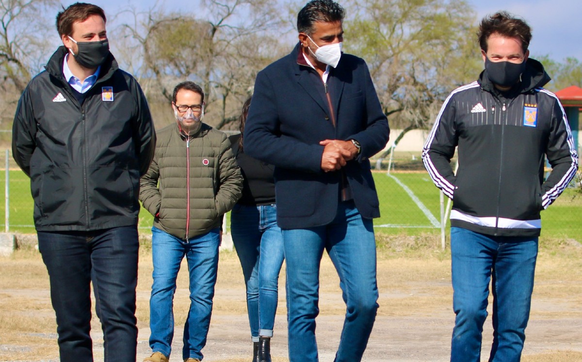 El Embajador de Qatar visitó el lugar de entrenamiento de los felinos por la mañana. (Foto: Tigres)