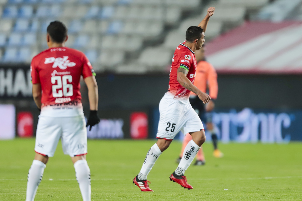 Gustavo Velázquez adelantó a Bravos ante Pachuca. (Mexsport)