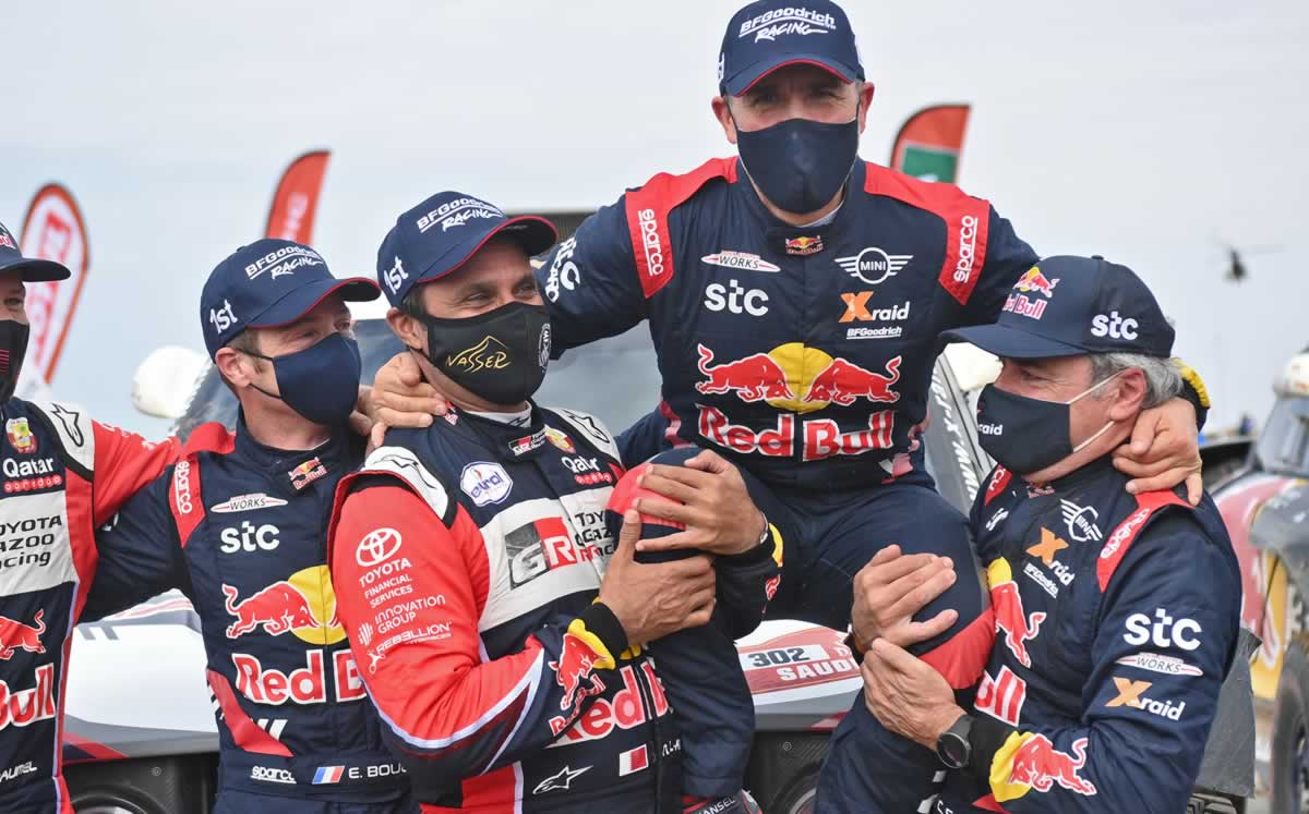 La celebración de Peterhansel . (AFP)