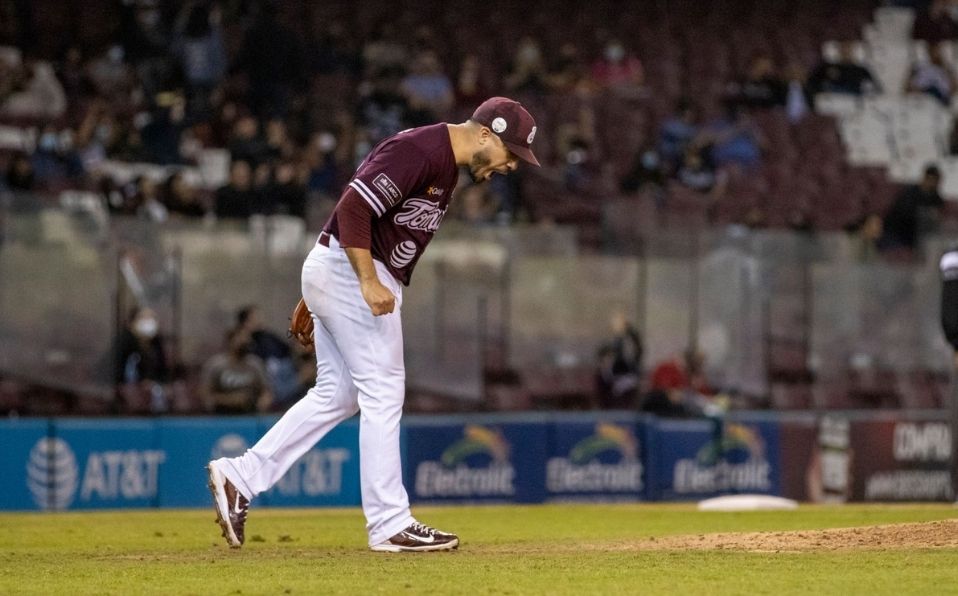Manny Barreda sólo recibió dos hits en una dominante salida. (Foto: LMP.mx)