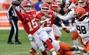 Mahomes podría estar listo para jugar tras la conmoción ocurrida en el duelo Chiefs vs Browns. Foto: AFP
