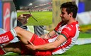 Unai Bilbao tuvo que salir del campo por la fuerte cortada. FOTO: Imago7.