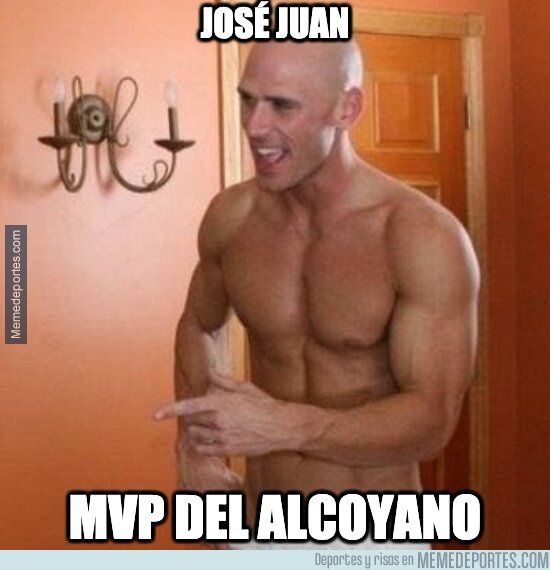 Ese portero del Alcoyano es todo un "pillín".